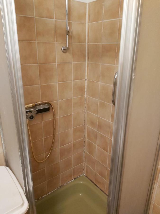 1 Zimmerwohnung Mit Kueche, Balkon Und Badezimmer In Duesseldorf Apartmen Buitenkant foto